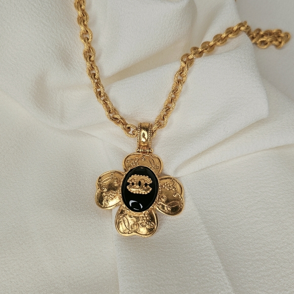 CHANEL Rare Gripoix Coco Mark 96A Gold Chain Necklace Black - Picture 12 of 17